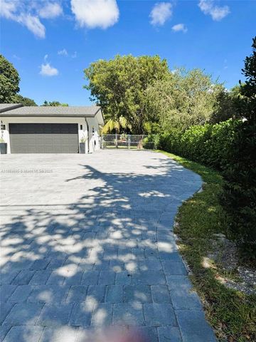 14691 SW 20th St, Davie, FL 33325