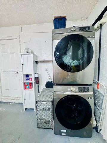 14691 SW 20th St, Davie, FL 33325