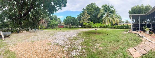 14691 SW 20th St, Davie, FL 33325