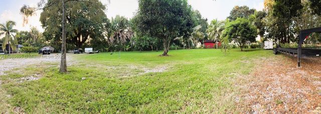 14691 SW 20th St, Davie, FL 33325