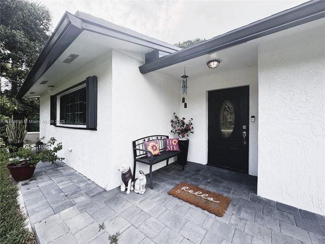 14691 SW 20th St, Davie, FL 33325