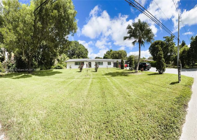 14691 SW 20th St, Davie, FL 33325