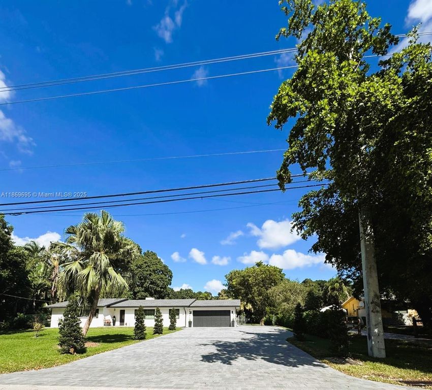 14691 SW 20th St, Davie, FL 33325