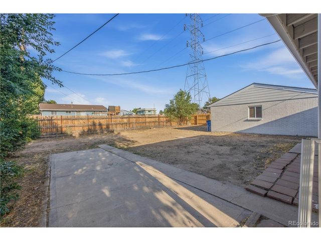 6910 Jasmine St, Commerce City, CO 80022