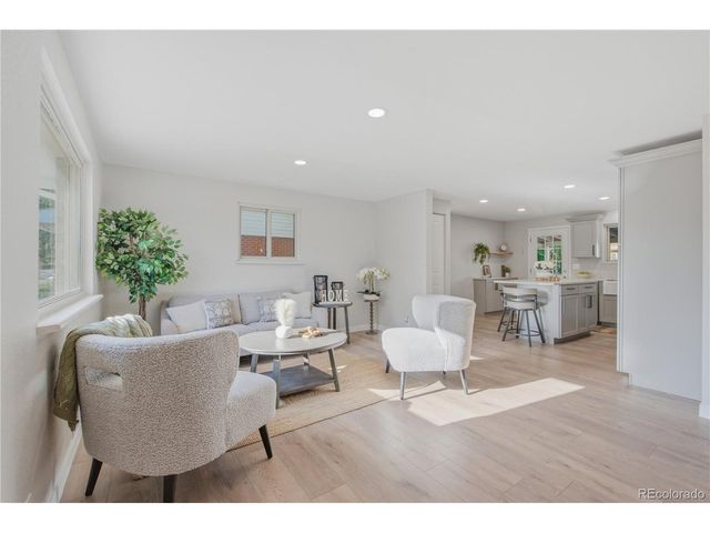 6910 Jasmine St, Commerce City, CO 80022