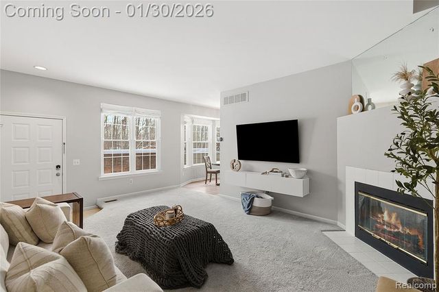 7056 Green Farm Road, West Bloomfield, MI 48322