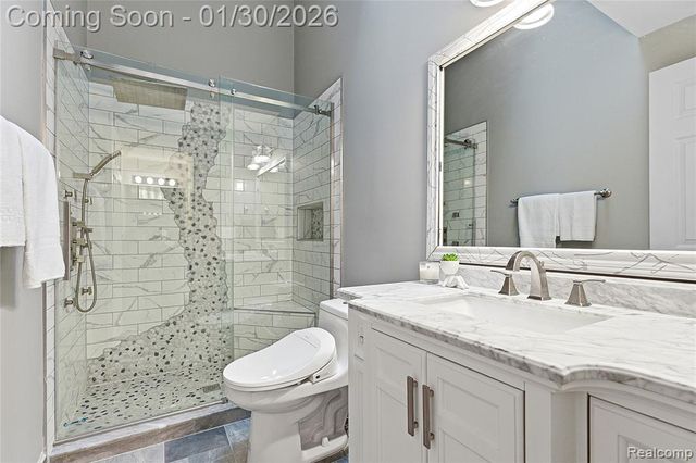 7056 Green Farm Road, West Bloomfield, MI 48322