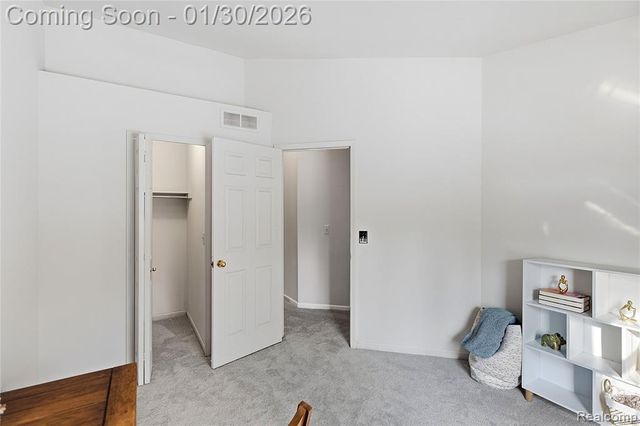 7056 Green Farm Road, West Bloomfield, MI 48322