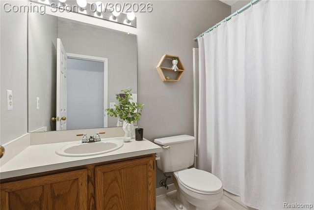 7056 Green Farm Road, West Bloomfield, MI 48322