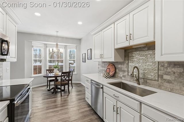 7056 Green Farm Road, West Bloomfield, MI 48322