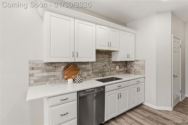 7056 Green Farm Road, West Bloomfield, MI 48322