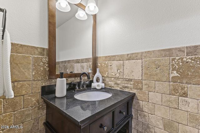10408 N 11TH Street 2, Phoenix, AZ 85020
