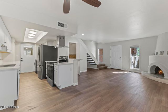 10408 N 11TH Street 2, Phoenix, AZ 85020