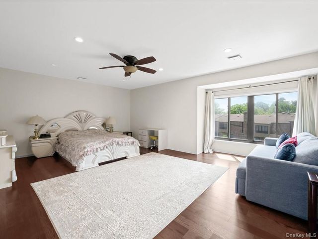 34 Windsor Gate Drive, New Hyde Park, NY 11040