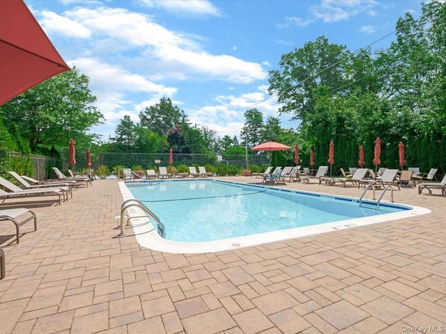 34 Windsor Gate Drive, New Hyde Park, NY 11040