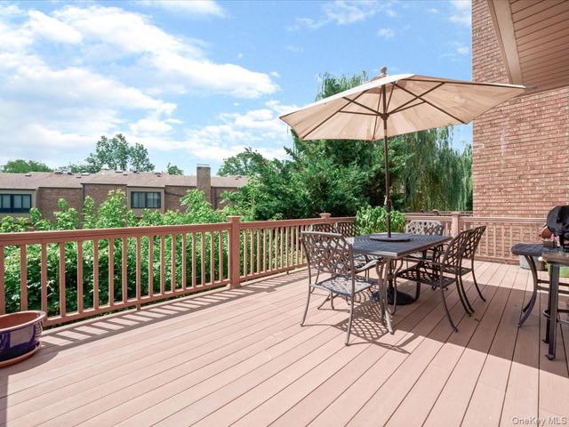 34 Windsor Gate Drive, New Hyde Park, NY 11040