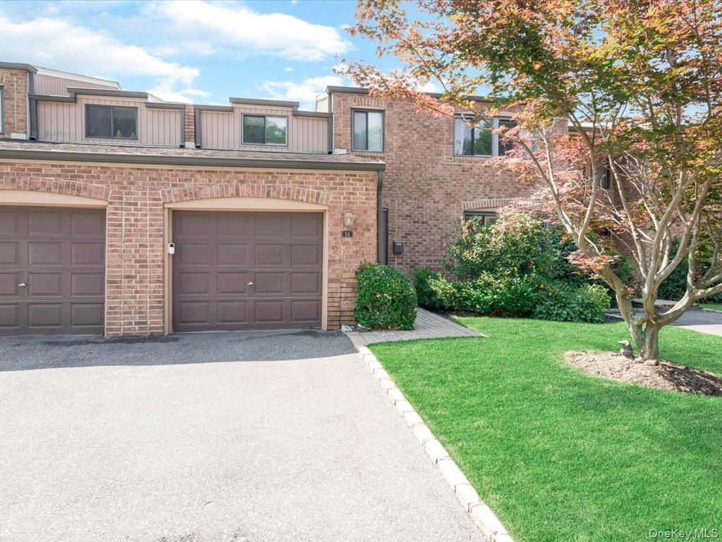 34 Windsor Gate Drive, New Hyde Park, NY 11040 — photo 2