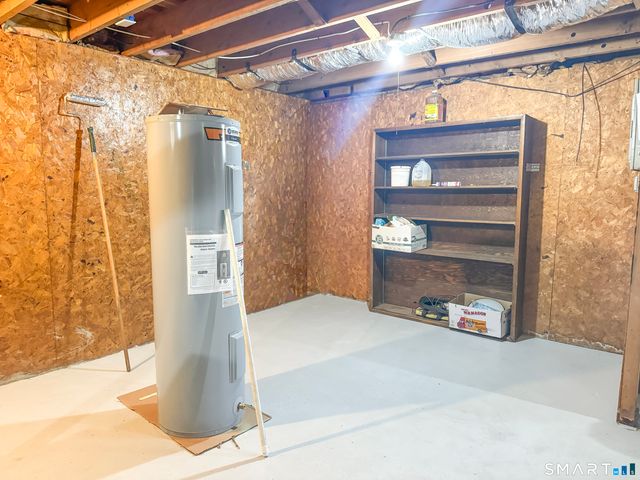 15 Pine Hill Road, Enfield, CT 06082