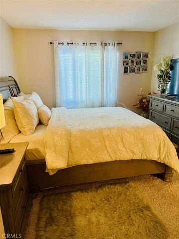 1340 E Hillcrest 10, Thousand Oaks, CA 91362