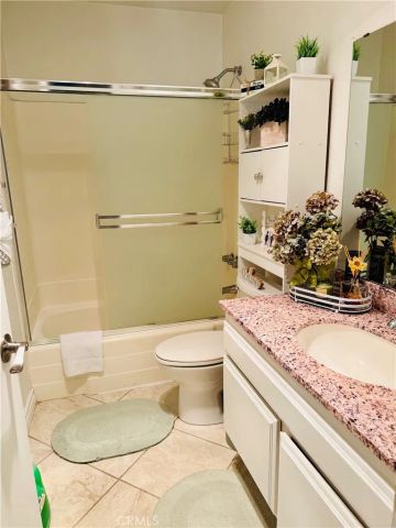 1340 E Hillcrest 10, Thousand Oaks, CA 91362