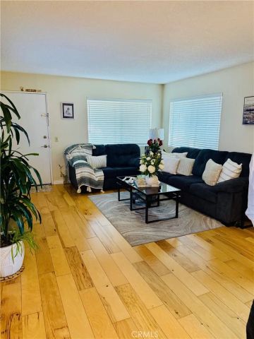 1340 E Hillcrest 10, Thousand Oaks, CA 91362