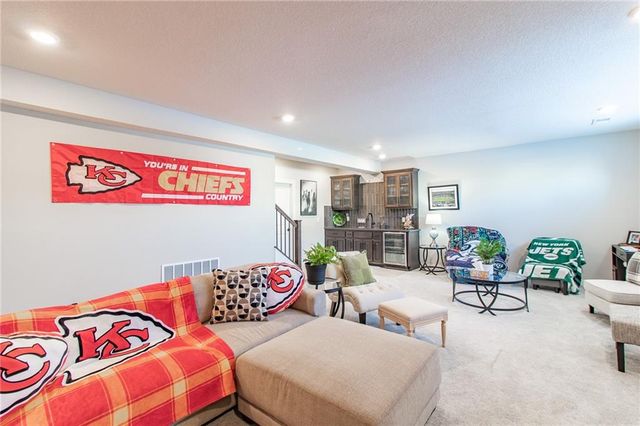 520 SE David Road, Lee's Summit, MO 64082