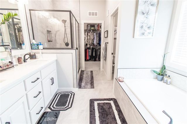 520 SE David Road, Lee's Summit, MO 64082