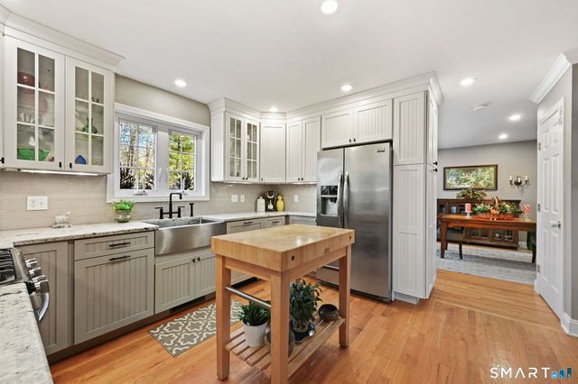 13 Park Lane, Woodbury, CT 06798