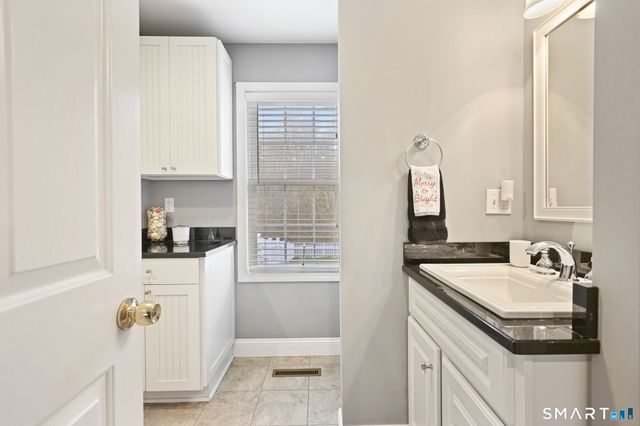 13 Park Lane, Woodbury, CT 06798