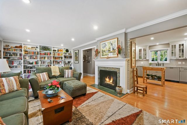 13 Park Lane, Woodbury, CT 06798