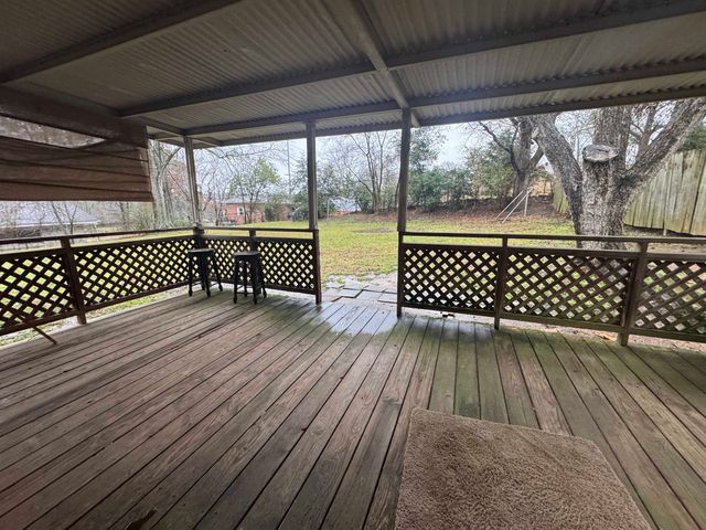 1812 W Main St, Henderson, TX 75652