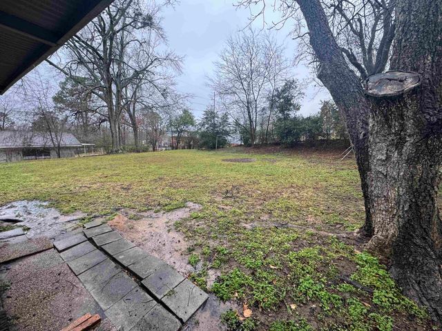 1812 W Main St, Henderson, TX 75652