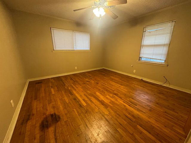 1812 W Main St, Henderson, TX 75652