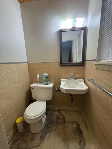 1812 W Main St, Henderson, TX 75652