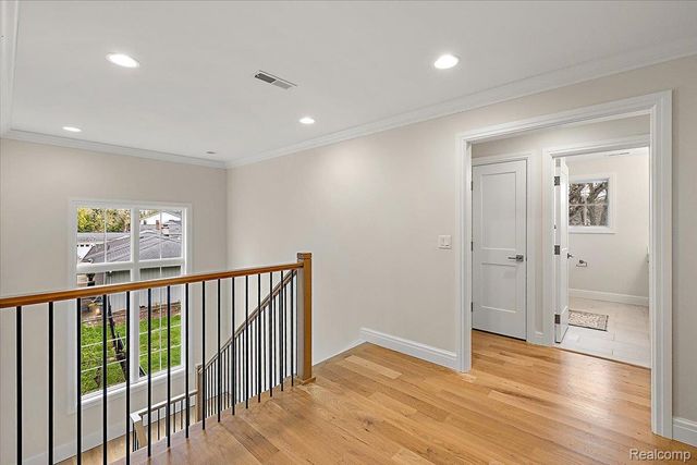 444 Hillboro Drive, Bloomfield Charter Township, MI 48301