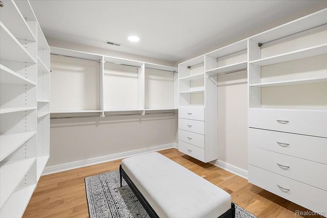 444 Hillboro Drive, Bloomfield Charter Township, MI 48301