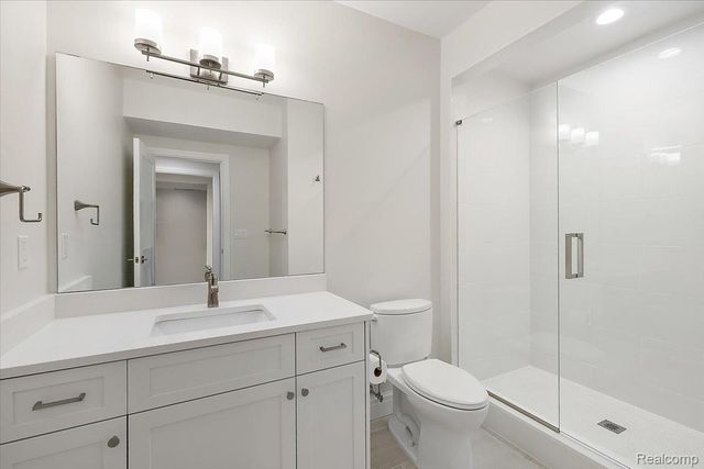 444 Hillboro Drive, Bloomfield Charter Township, MI 48301