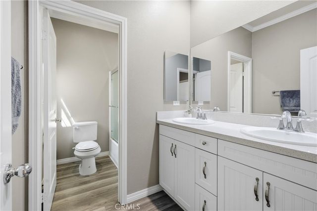 22077 Barrington, Saugus, CA 91350