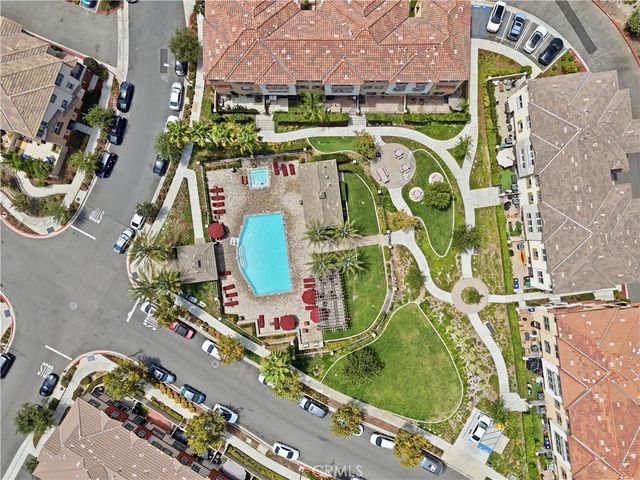 22077 Barrington, Saugus, CA 91350