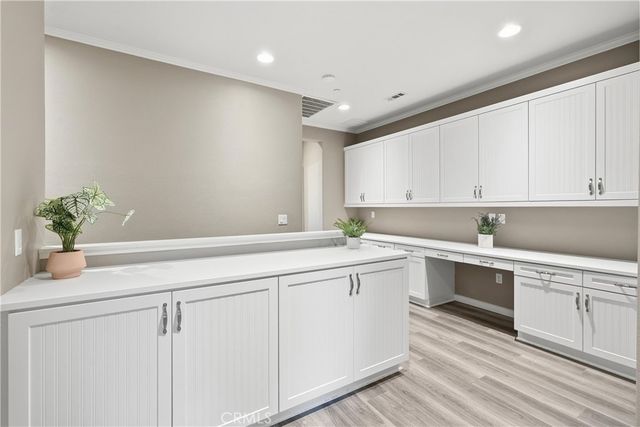 22077 Barrington, Saugus, CA 91350