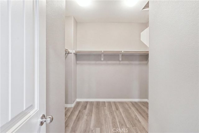 22077 Barrington, Saugus, CA 91350