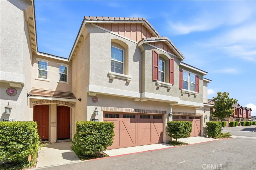 22077 Barrington, Saugus, CA 91350
