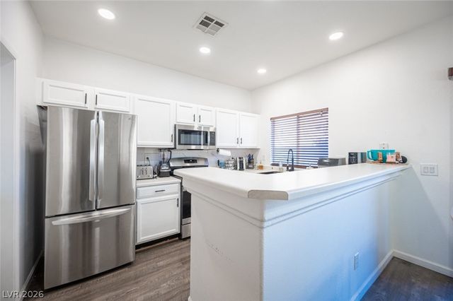 6346 Rusticated Stone Avenue 102, Henderson, NV 89011