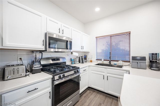 6346 Rusticated Stone Avenue 102, Henderson, NV 89011