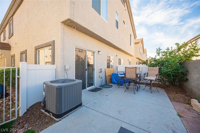 6346 Rusticated Stone Avenue 102, Henderson, NV 89011