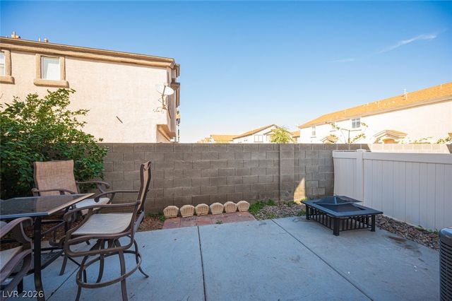6346 Rusticated Stone Avenue 102, Henderson, NV 89011
