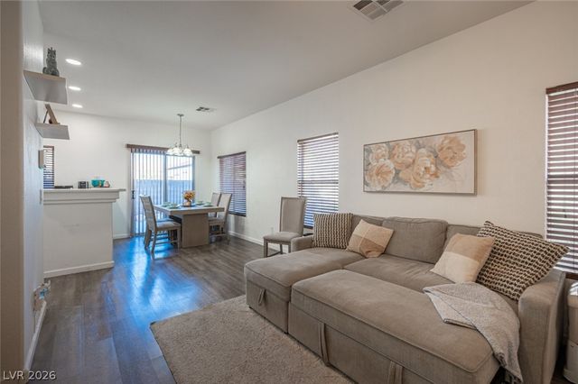 6346 Rusticated Stone Avenue 102, Henderson, NV 89011