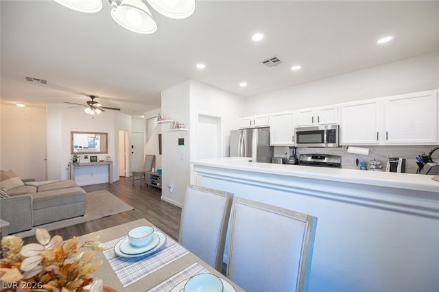 6346 Rusticated Stone Avenue 102, Henderson, NV 89011