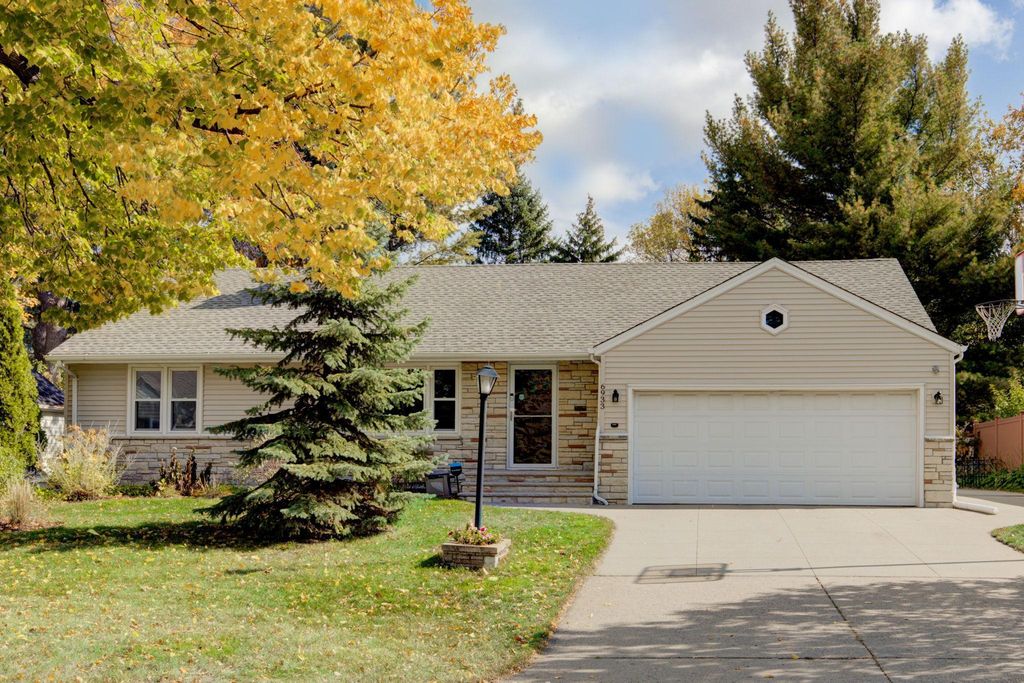 6933 1st Avenue S, Richfield, MN 55423