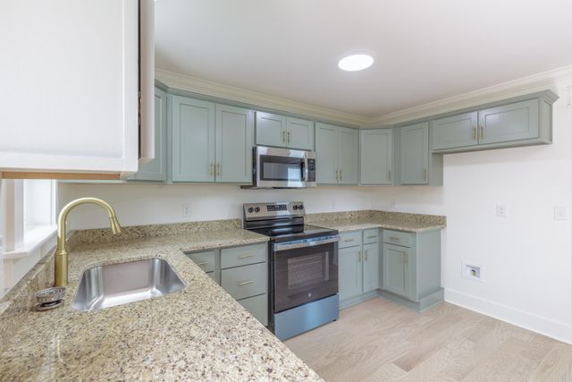 1204 Wooden Avenue, Rossville, GA 30741